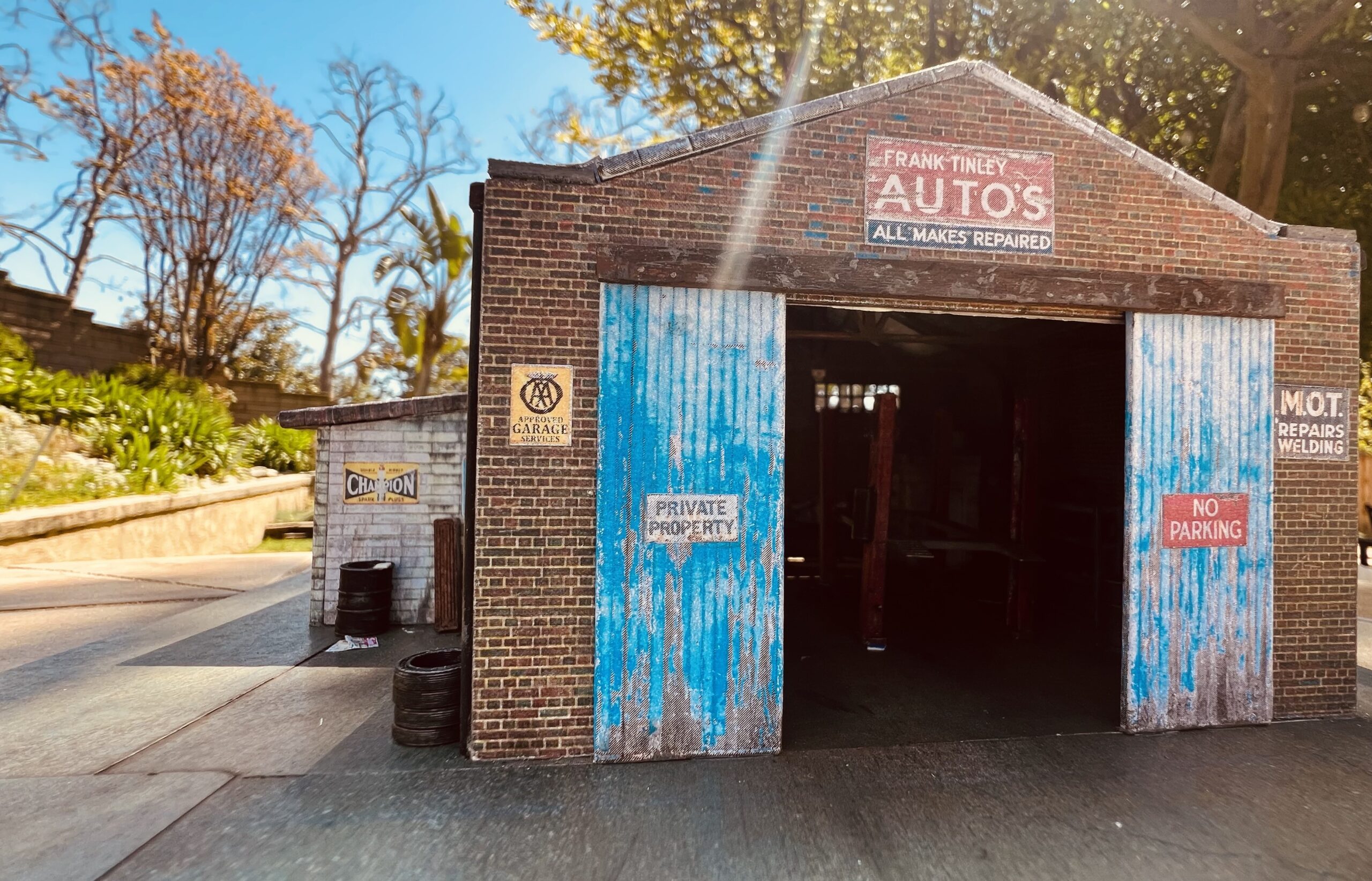OO Scale Garage | Frank Tinley Autos